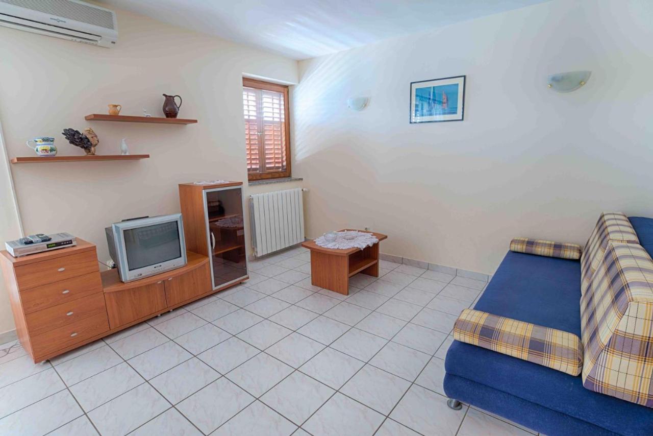 Apartamento Ariela At The Beach Stara Novalja Exterior foto