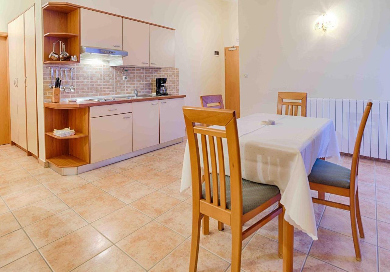 Apartamento Ariela At The Beach Stara Novalja Exterior foto