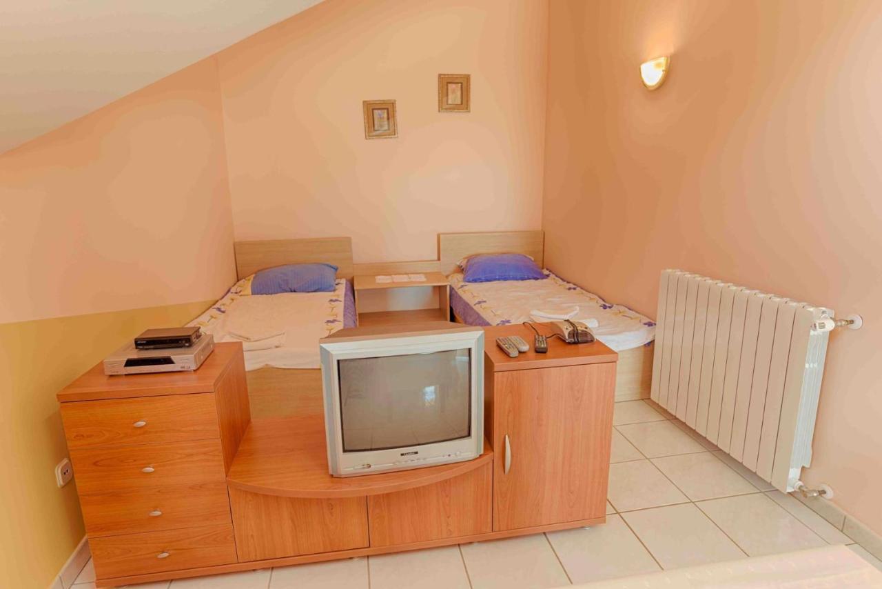 Apartamento Ariela At The Beach Stara Novalja Exterior foto